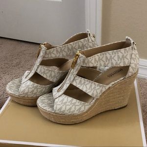 Michael Kors Damita wedges size 6.5